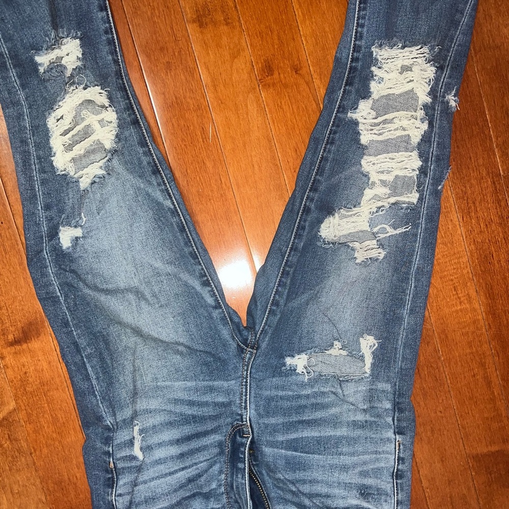 Distressed American eagle jeans